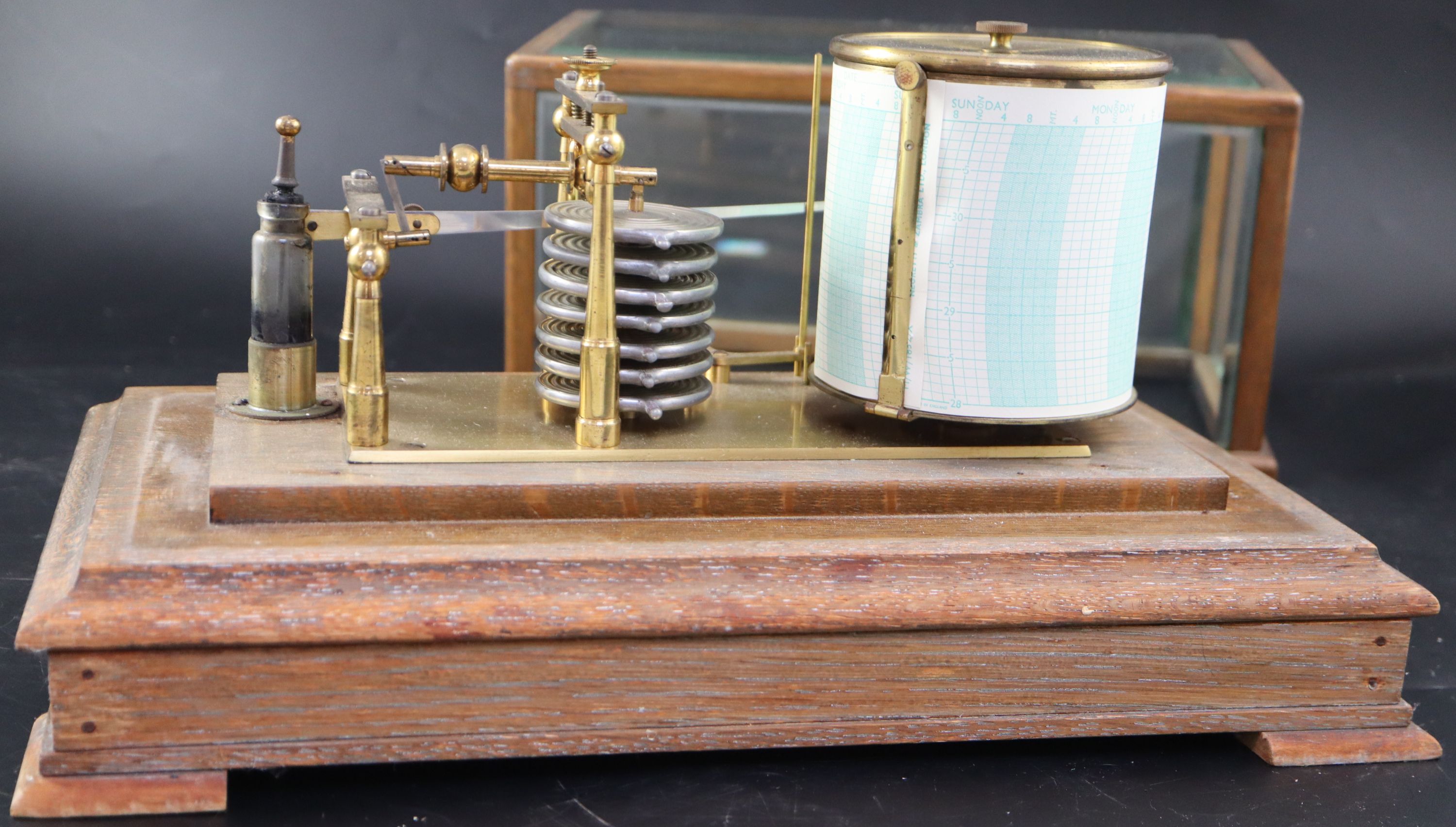 An Edwardian oak cased barograph, in bevelled glass case, width 36.5cm depth 22cm height 21cm